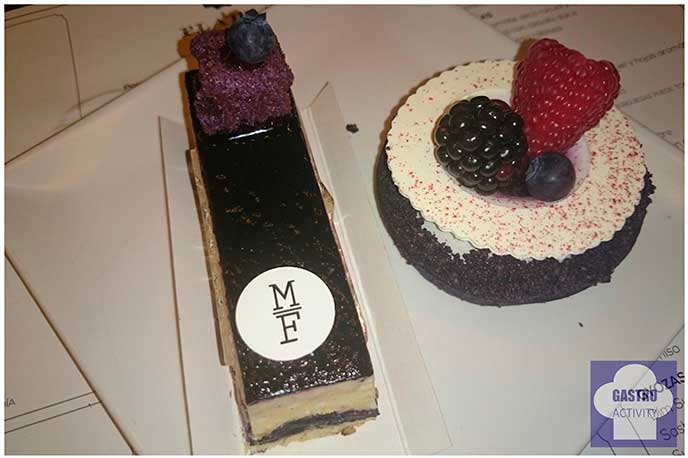 Tartaleta de yogurt y frutas del bosque y Cheesecake de Mama Framboise pasteleria Madrid Tartaleta de yogurt y frutas del bosque y Cheesecake