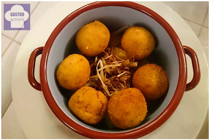 Croquetas de jamón ibérico restaurante El Buey Madrid Croquetas de jamón ibérico