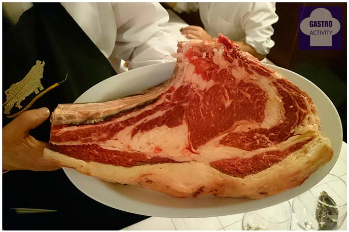 lomo de vaca rubia gallega en restaurante El Buey Madrid lomo de vaca rubia gallega