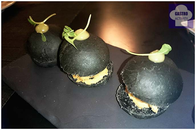 Bocatas de calamares en SOT vermuteria Bocatas de calamares