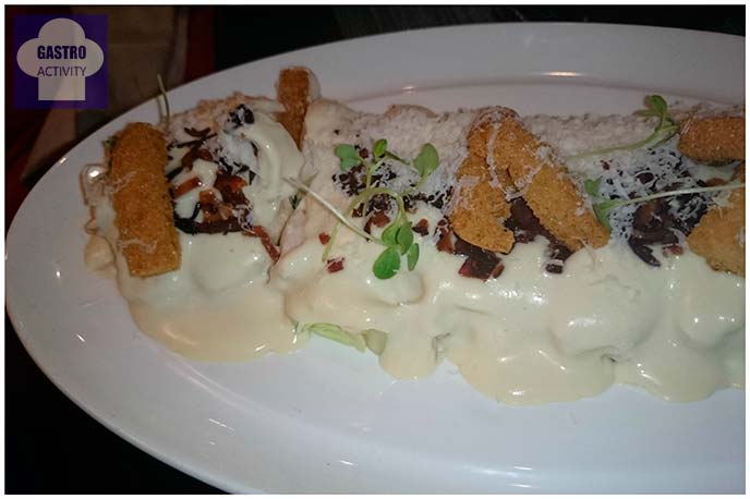 Ensalada César en SOT vermuteria de Sergi Arola Ensalada César