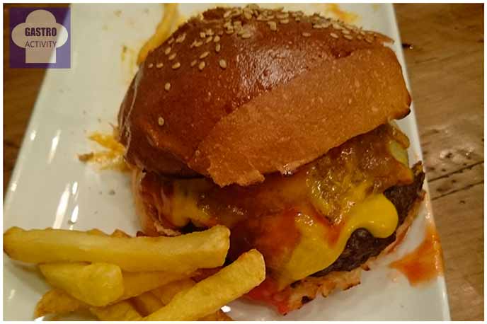 Hamburguesa de Buey restaurante El Columpio Madrid Hamburguesa de Buey