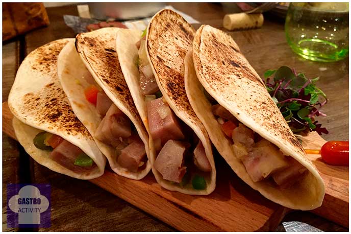 Tacos de morro de cerdo con encurtidos La Tasqueria de Javi Estevez Tacos de morro de cerdo con encurtidos La Tasqueria de Javi Estevez