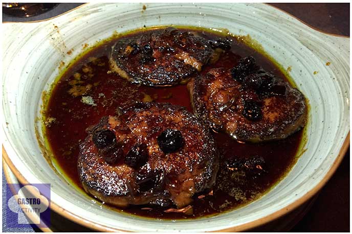 Foie caliente con reducción al Pedro Ximenez Restaurante Los Montes de Galicia Foie caliente con reducción al Pedro Ximenez Restaurante Los Montes de Galicia