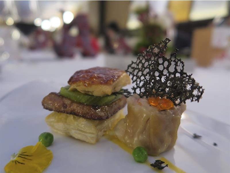 Menu degustacion del chef Scott Xu para China Taste 2018 Hojaldre de pollo Menu degustacion del chef Scott Xu para China Taste 2018 Hojaldre de pollo