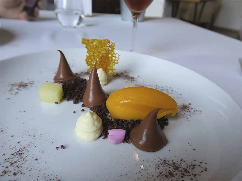 Restaurante Casa Elena en Toledo Cremoso de chocolate con tierra de avellana Restaurante Casa Elena en Toledo Cremoso de chocolate con tierra de avellana