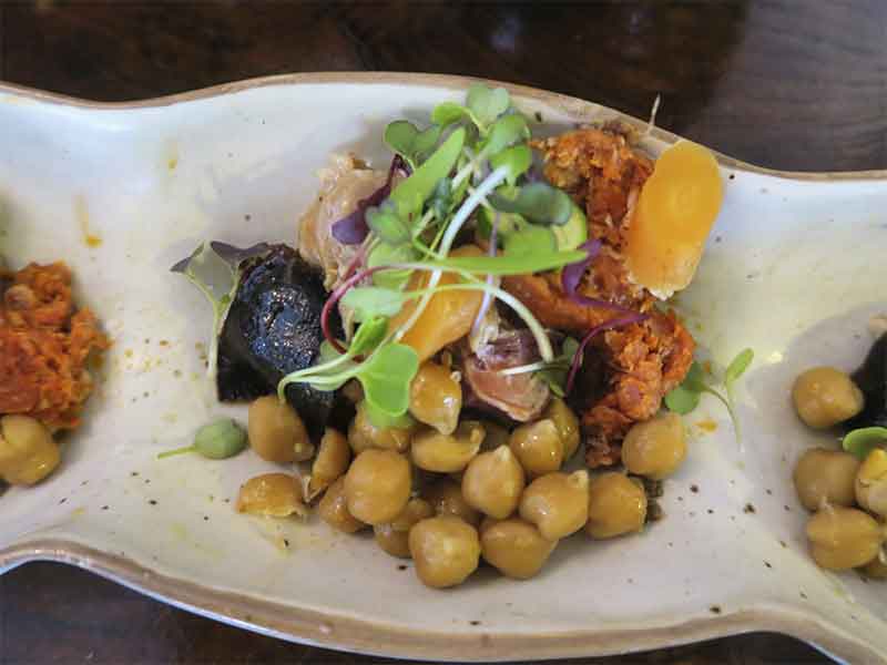 Cocido madrileño Restaurante Cubiertos de Gloria Garbanzos