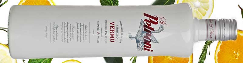 Botella Vermut St Petroni rojo con botanicos deshidratados Botella Vermut St Petroni rojo con botanicos deshidratados