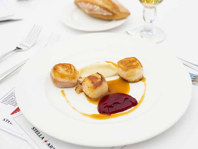 vieiras papada iberica, remolacha y celeri del chef Carles Caig vieiras papada iberica, remolacha y celeri del chef Carles Caig