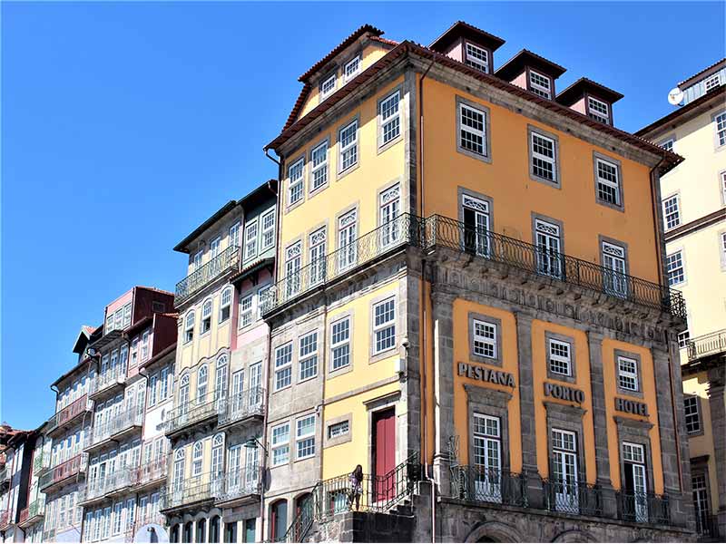 Viajar a Oporto Casas de la Ribeira