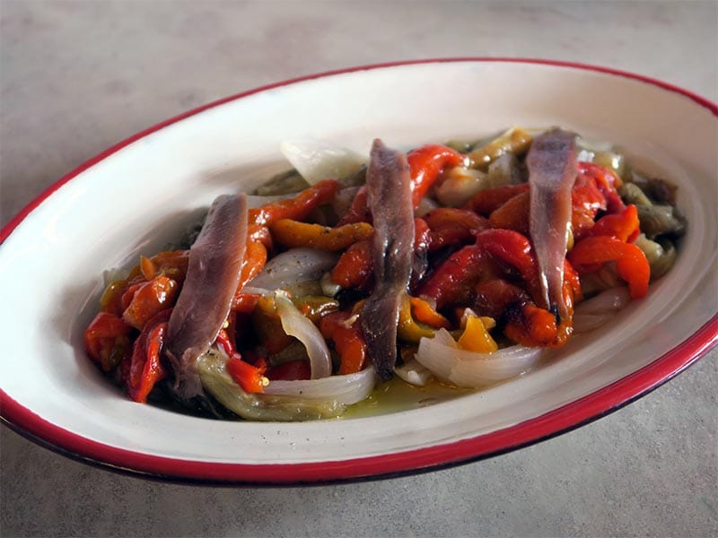 MO de Movimiento Escalivada con Anchoas del Cantabrico MO de Movimiento Escalivada con Anchoas del Cantabrico