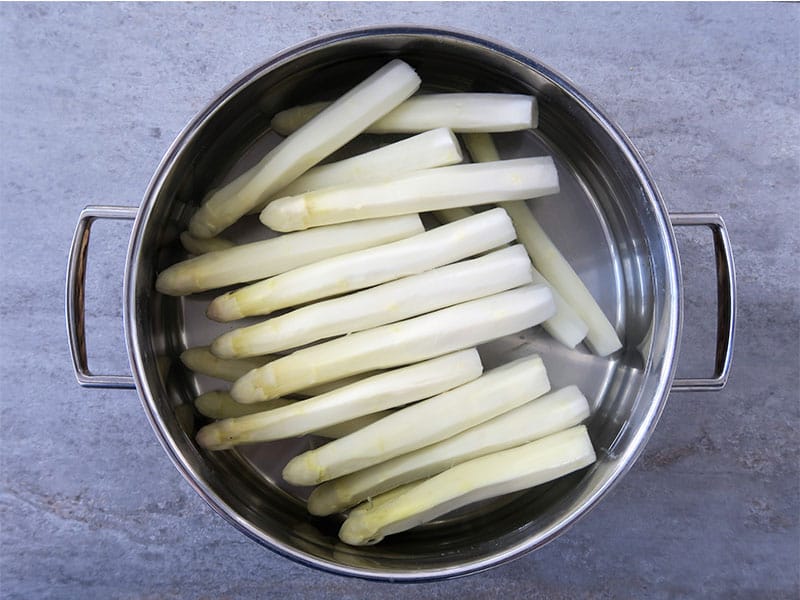 Cocer esparragos blancos