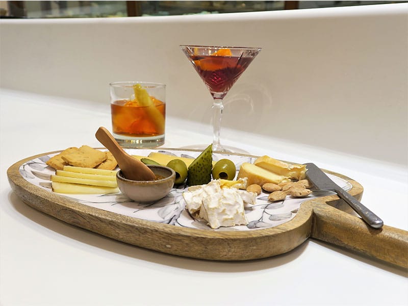 Cata de quesos maridada con cocteles Poncelet Cata de quesos maridada con cocteles Poncelet