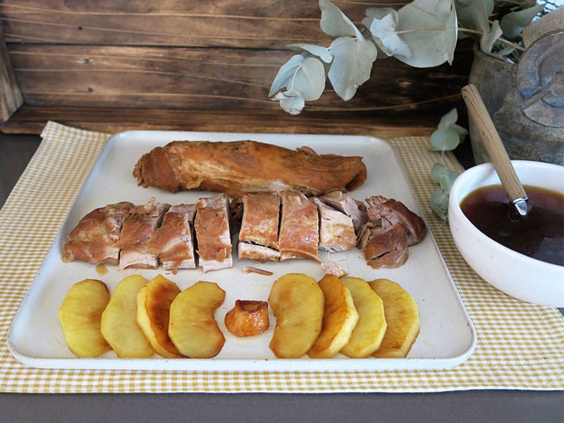 Solomillo de cerdo a baja temperatura con manzana caramelizada Solomillo de cerdo a baja temperatura con manzana caramelizada