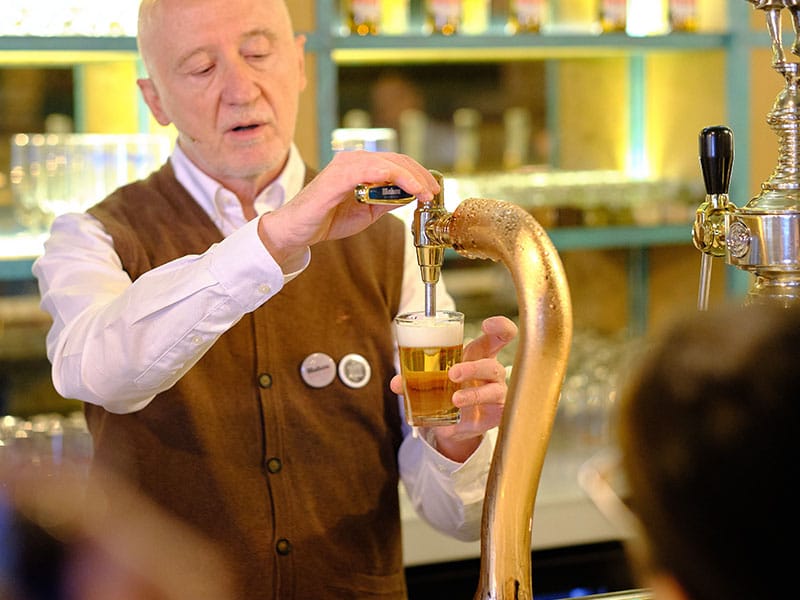 Visita a la fábrica de Mahou maestro cervecero