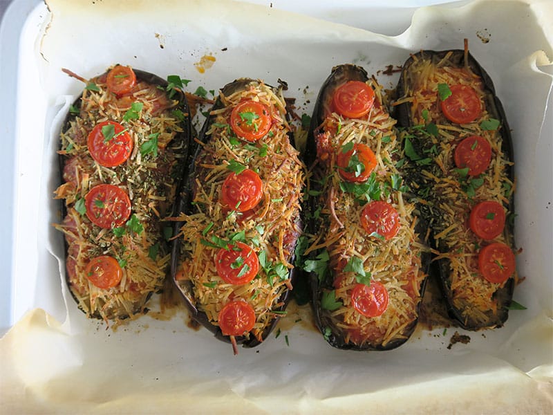 Berenjenas rellenas de atun y queso gratinado Berenjenas rellenas de atun y queso gratinado