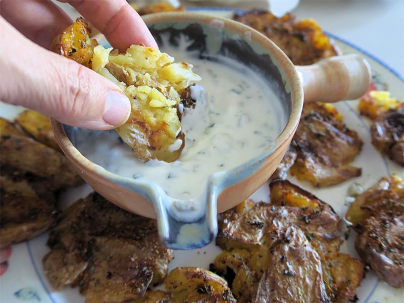 Patatas Chafadas: Crujientes por fuera, tiernas por dentro