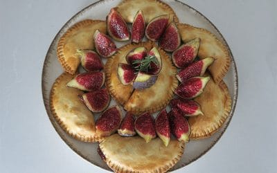Empanadillas en freidora de aire. Receta sana y fácil con higos frescos