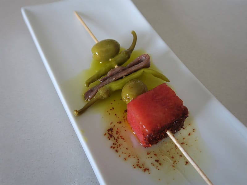 Gilda de sandía, una variante muy refrescante de las banderillas de siempre