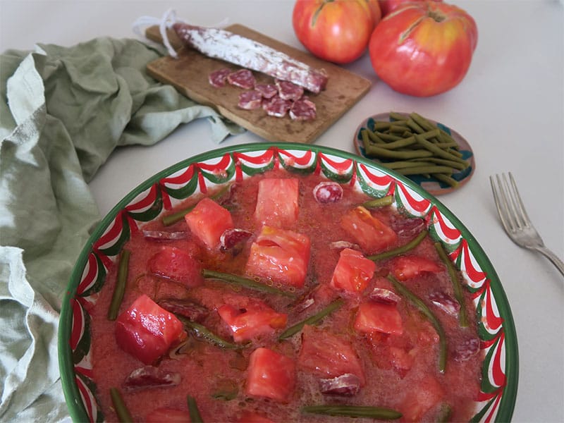 Receta de Ensalada de tomate rosa de Barbastro con embutido