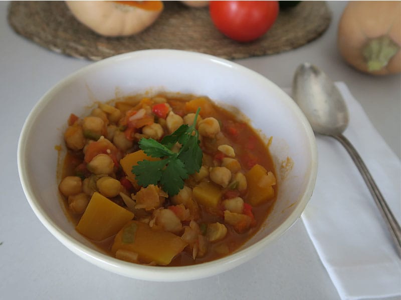 Guiso otoñal de Garbanzos con calabaza y verduras (sin carne)