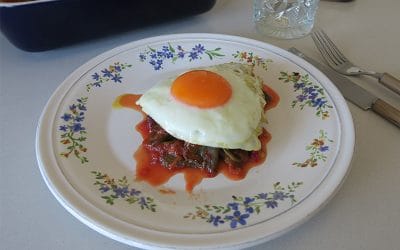 Judías verdes con parmesano y huevos fritos: sencillez que enamora