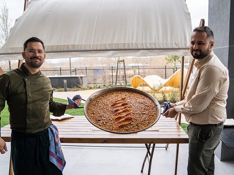 Donde comer en Valdebebas paella y Formula 1
