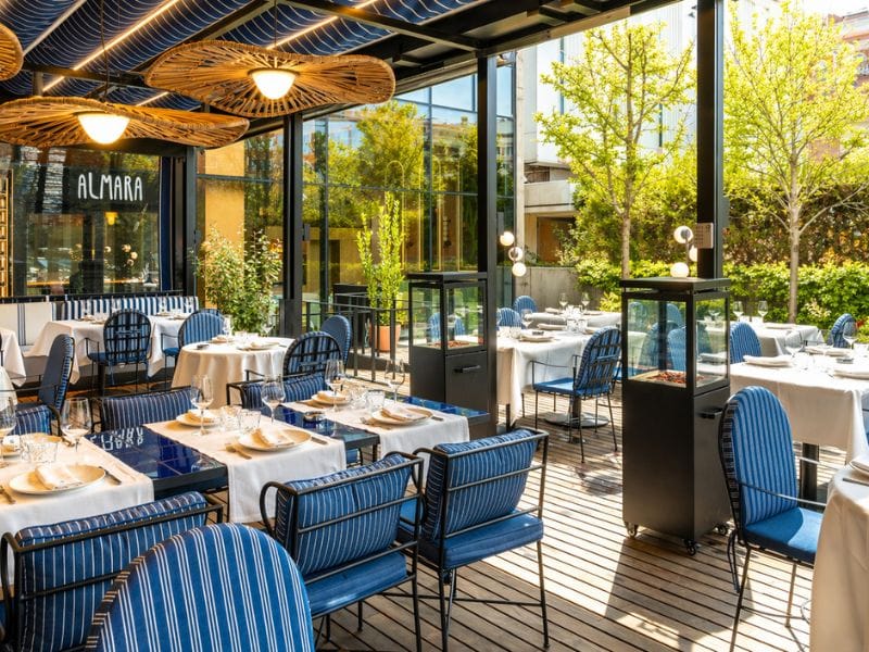 Terraza restaurante Almara